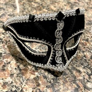 Masquerade Mask/ Mardi Gras Mask - Glasses for Women. Black & silver.